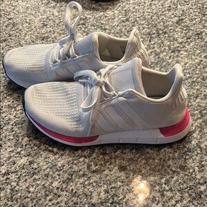 Women’s adidas swift run